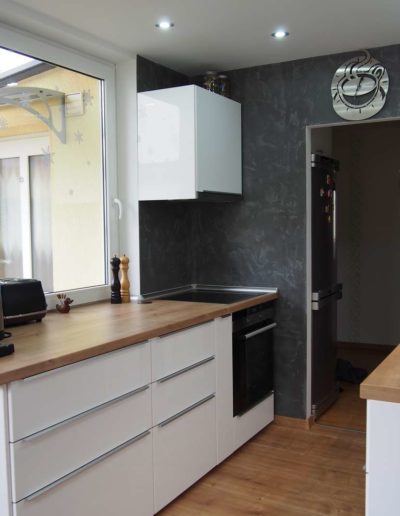 Betonimage (Betonepox), omyvatelný odolný epoxidový povrch, celkový pohled na kuchyň