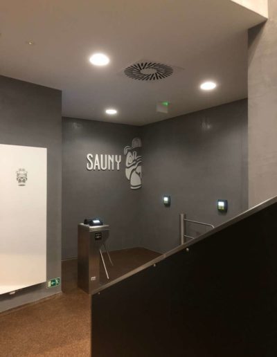 Cementový povrch Facebeton,, omyvatelná úprava pohled od schodů lázeňský dům Teplice