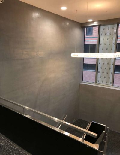 Cementový povrch Facebeton, omyvatelná úprava,horní pohled ze schodů, lázeňský dům Teplice