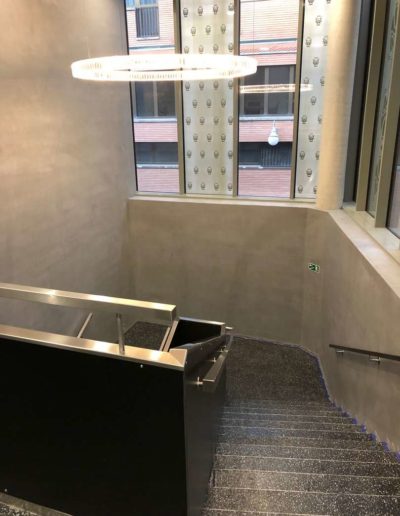 Cementový povrch Facebeton, omyvatelná úprava,horní pohled ze schodů 2, lázeňský dům Teplice
